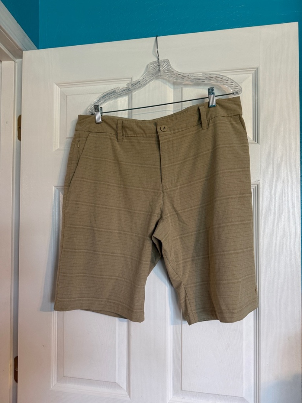 Hang Ten Men's Flat-Front Khaki Shorts